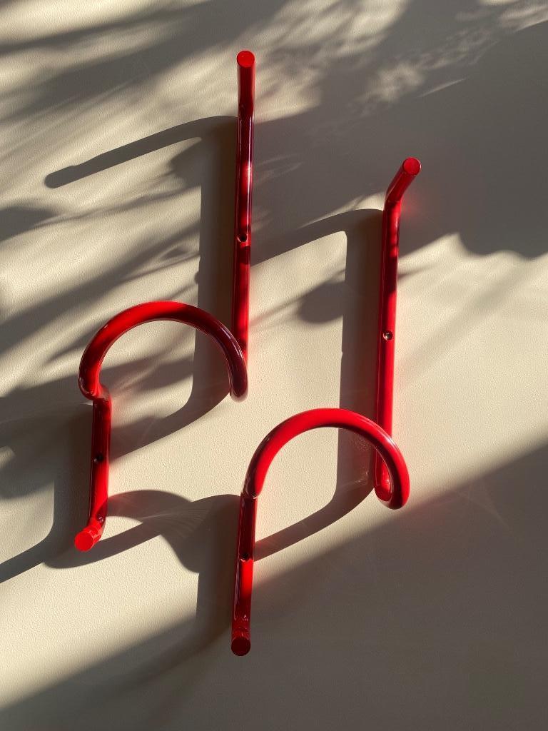 Taka 3 coat hangers by Cesare Rota Nodari for Acerbis, Red, Nieuw, Minder dan 100 cm, Metaal, Ophalen