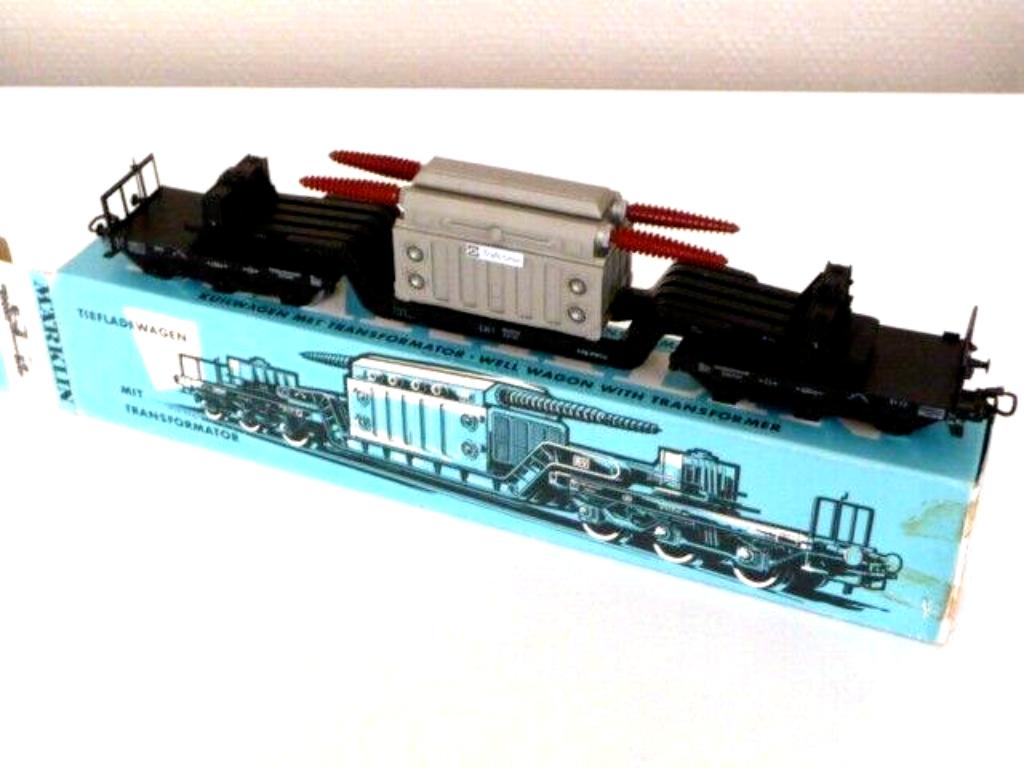 4617 Märklin HO - Wagon à plateforme surbaissée+transfo/bass, Analogique, Enlèvement ou Envoi, Courant alternatif, Wagon
