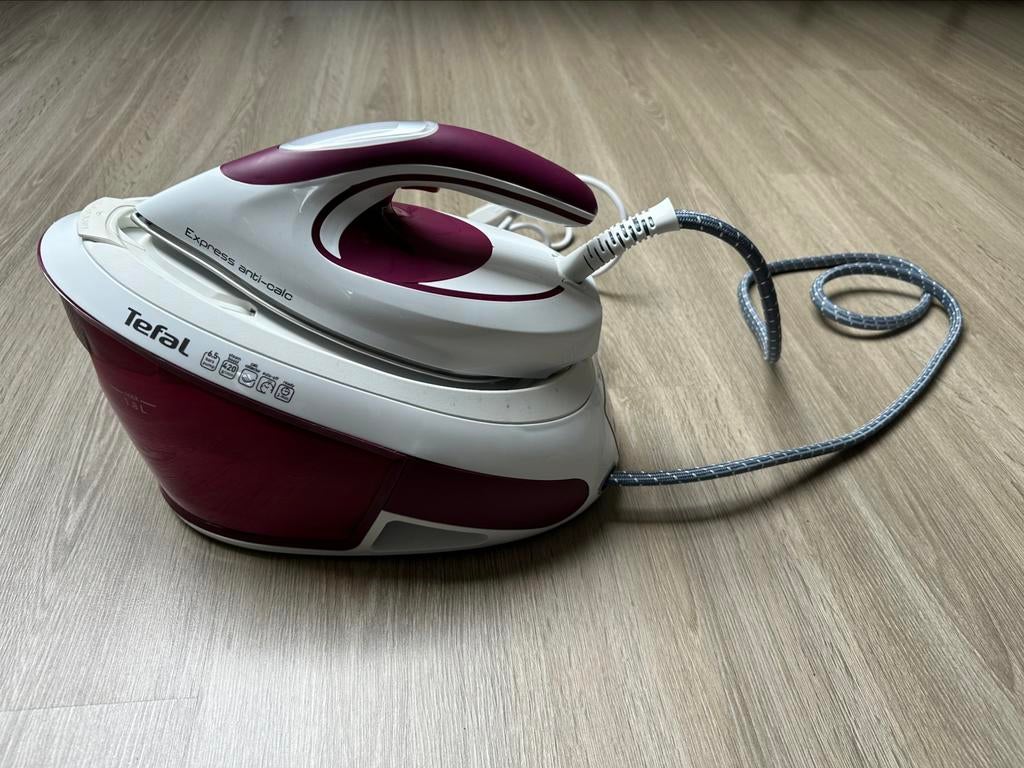 Tefal SV8054 Express Anti-Calc, Elektronische apparatuur, Strijkijzers en Strijkplanken, Ophalen, Zo goed als nieuw