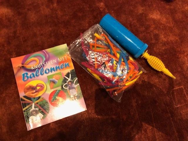leren ballonnen plooien met boek, Ophalen, Zo goed als nieuw