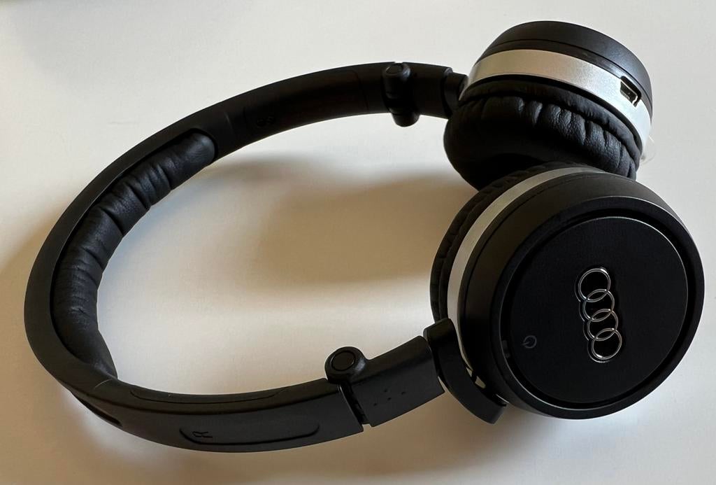 Audi casque Bluetooth pour RSE (4H0-051701-C), Enlèvement
