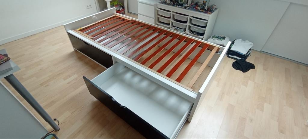 wit-zwart flaxa bed ikea, Enlèvement, Noir