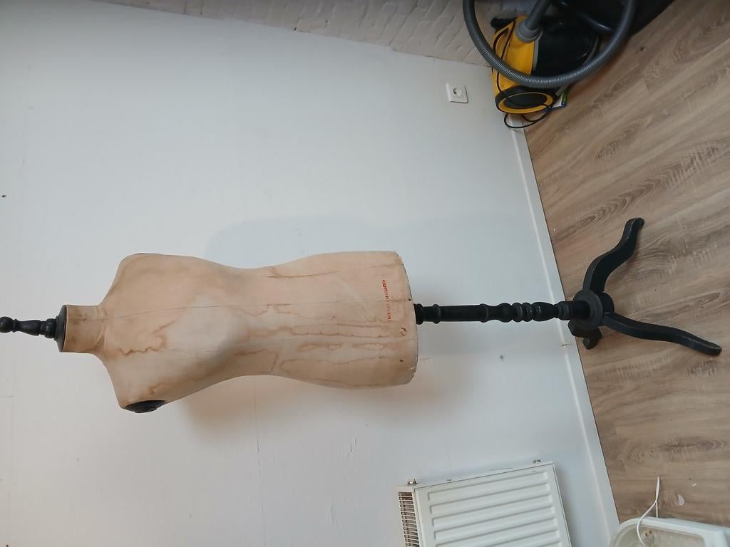 Antieke paspop echte stockmans, Ophalen