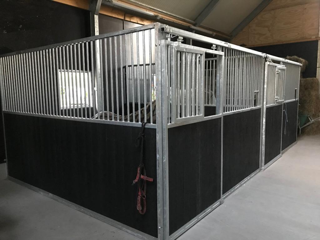 voorwand + tussenwand paardenbox, Stalling