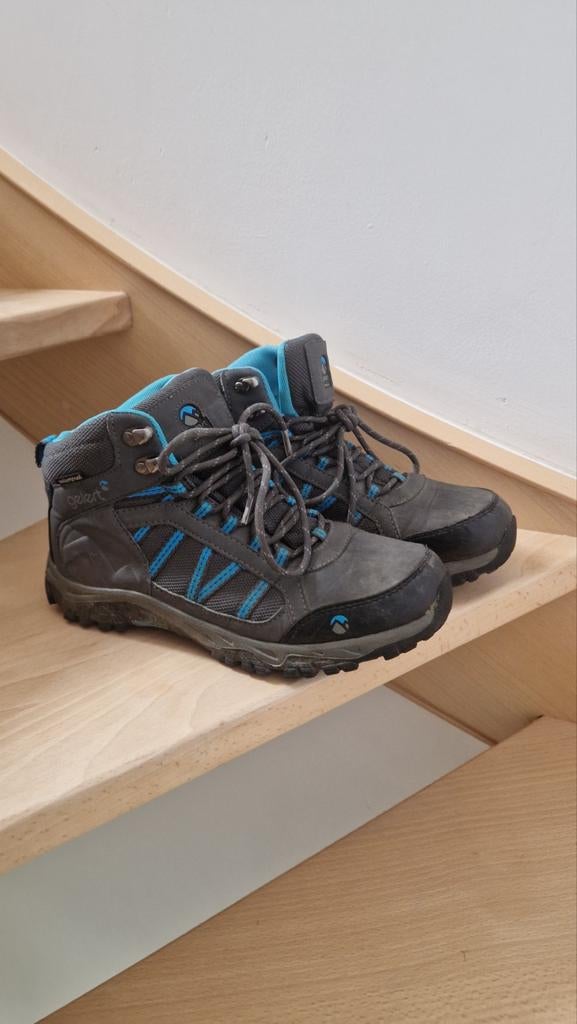 Berg schoenen Gelert maat 40 bijna nieuw, Ophalen