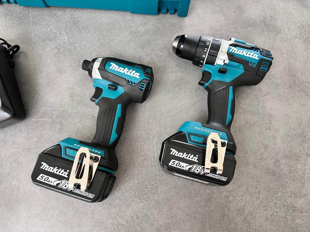 MAKITA DLX2180TJ 18V 5.Ah ACCU COMBISET +KLOPSTAND + SLAGTOL, Doe-het-zelf en Bouw, Ophalen of Verzenden, Nieuw