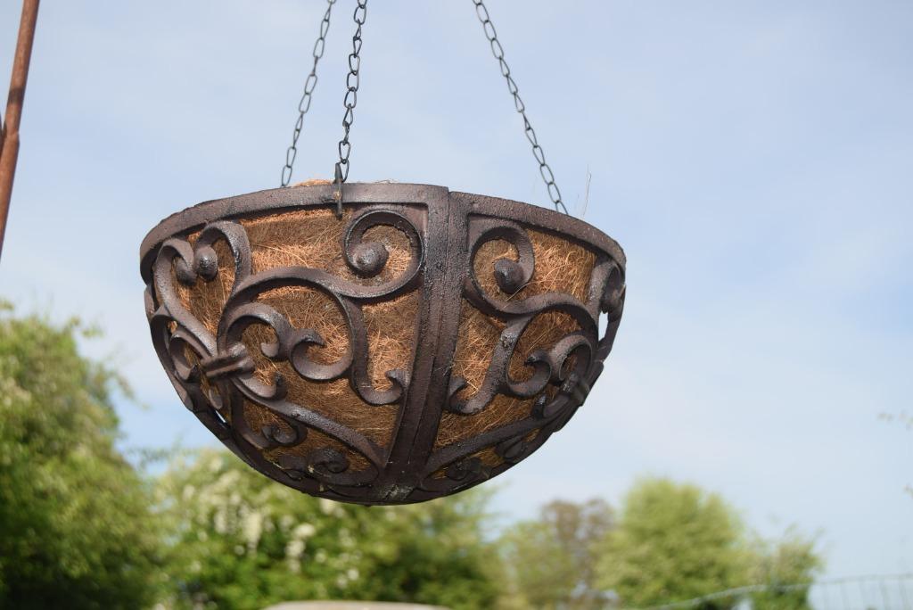 Magnifique suspension , panier en fonte pour plantes et fleu, Enlèvement ou Envoi, Neuf, Autres matériaux, Jardin