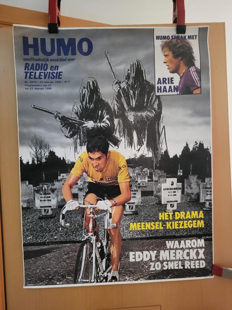 poster affiche HUMO 20/2/1986 Eddy Merckx, Rechthoekig Staand, Deurposter of groter, Ophalen of Verzenden, Zo goed als nieuw