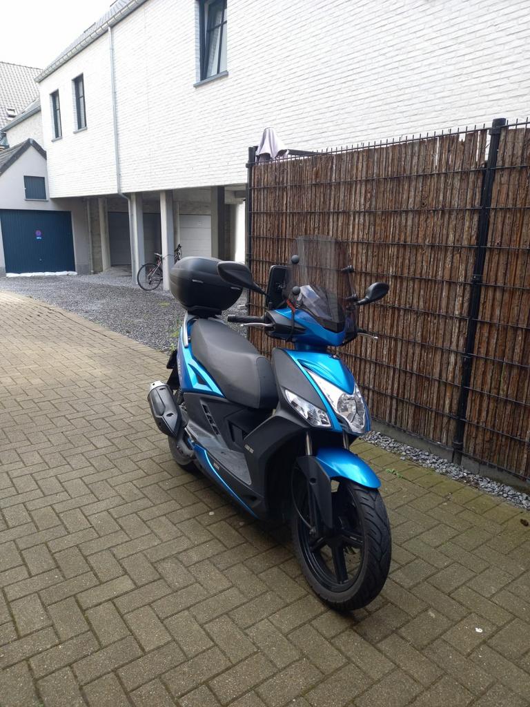 TE KOOP: Brommer zo goed als nieuw, Ophalen, Kymco