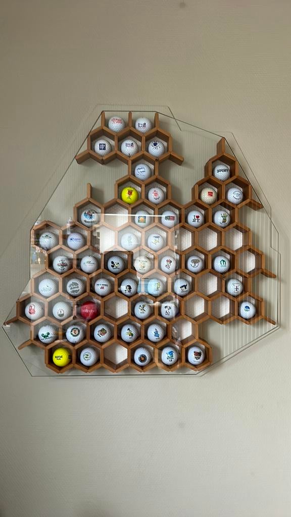 Letterkast op maat met verzameling golfballen, Enlèvement, Comme neuf