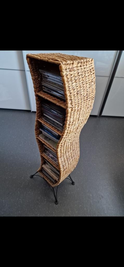 Étagère et armoire latérale en rotin en osier, Enlèvement, Utilisé