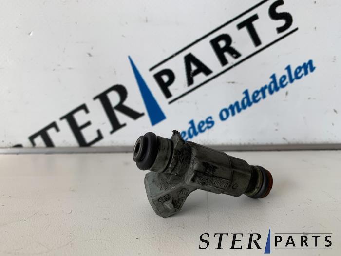 Injector (benzine injectie) van een Mercedes ML-Klasse, Auto-onderdelen, Brandstofsystemen, Mercedes-Benz, Gebruikt, 3 maanden garantie