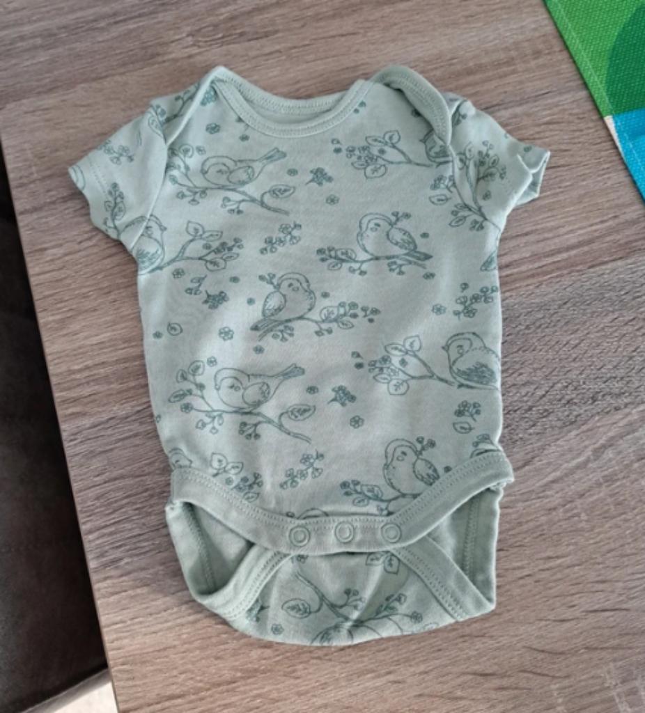 C&A groene body met vogeltjes 56, Enfants & Bébés, Vêtements de bébé | Taille 56, Neuf, Garçon ou Fille, C&A, Enlèvement ou Envoi