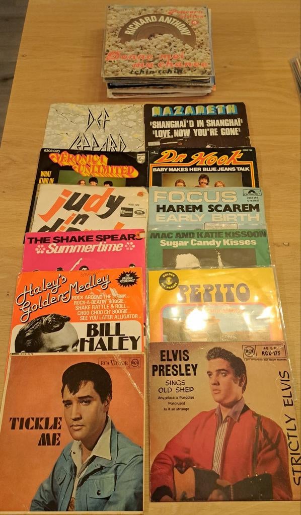 Lotje van 40 singels met kaartjes voor op de jukebox., Ophalen of Verzenden