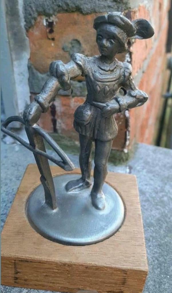 Tin Knight avec nœud, Antiquités & Art, Antiquités | Étain, Enlèvement ou Envoi