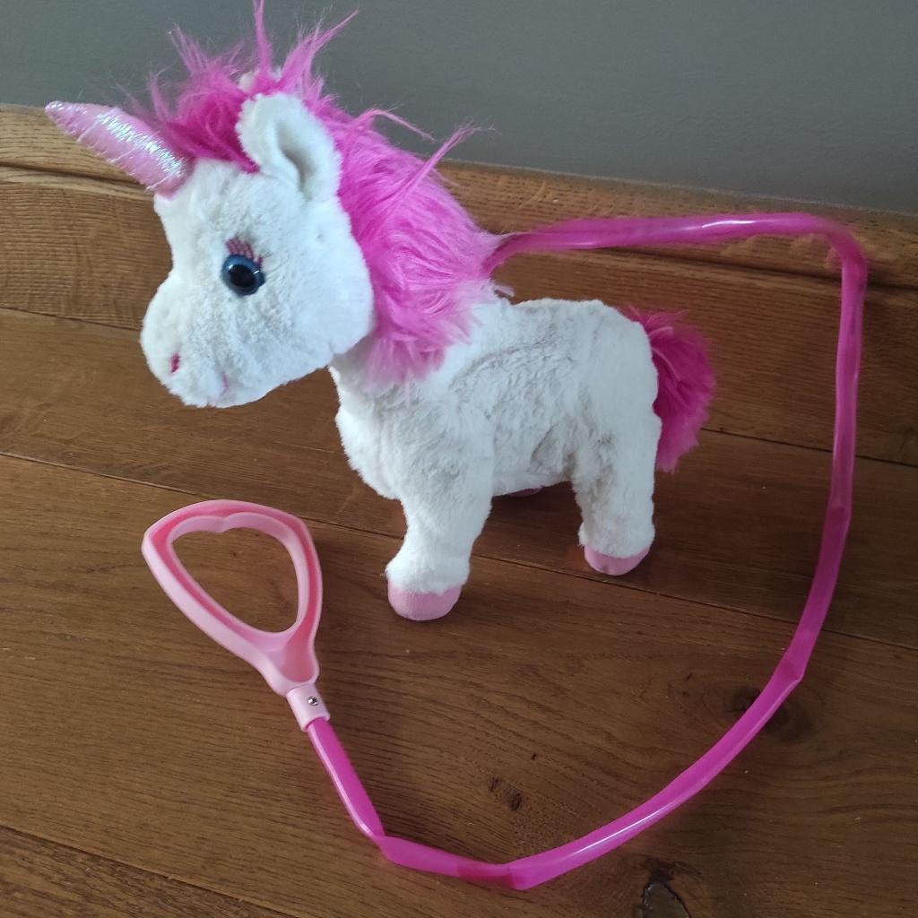 eenhoorn die kan wandelen, Kinderen en Baby's, Speelgoed | Knuffels en Pluche, Ophalen of Verzenden, Paard