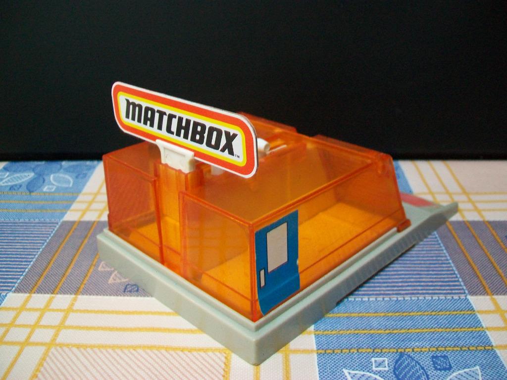 Matchbox Garage Motorcity 2 4 6 - Benzinestation 1985 Retro, Enlèvement ou Envoi, Utilisé
