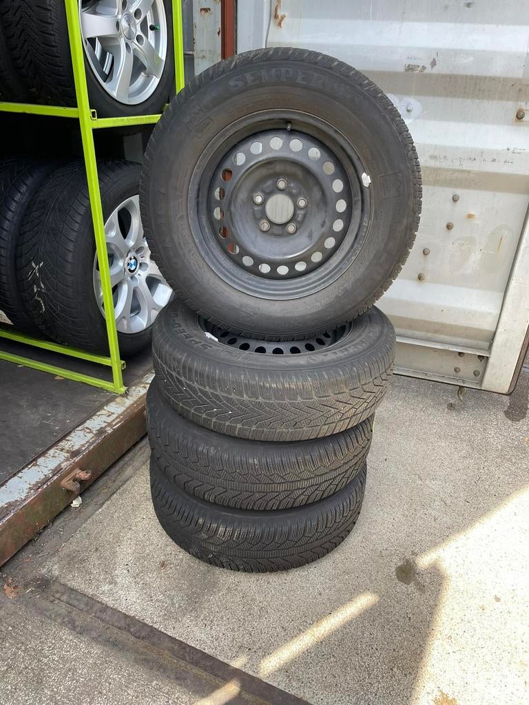 Kia sportage winterwielen 215/70 R16 100T M+S, Enlèvement