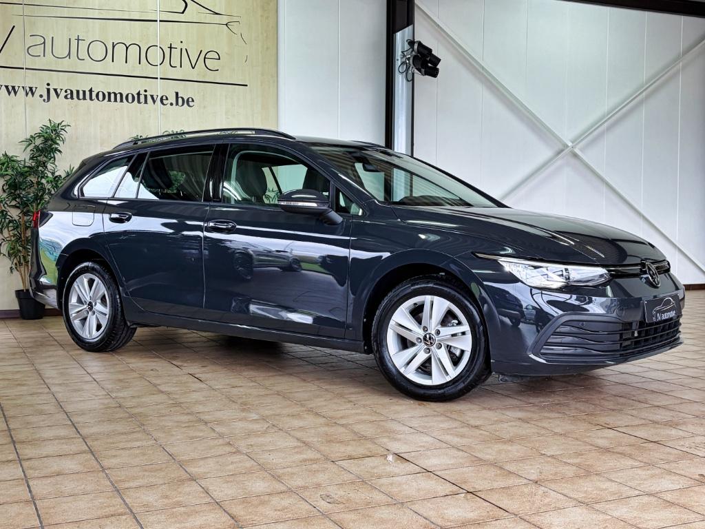 Volkswagen golf - 1.5eTSI - 2023 - 9380 km - automaat, Auto's, Volkswagen, Stof, 4 cilinders, Emergency brake assist, Golf