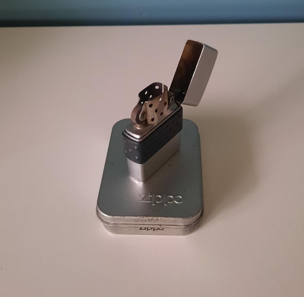 Briquet Zippo avec boîte, Collections, Enlèvement ou Envoi, Comme neuf