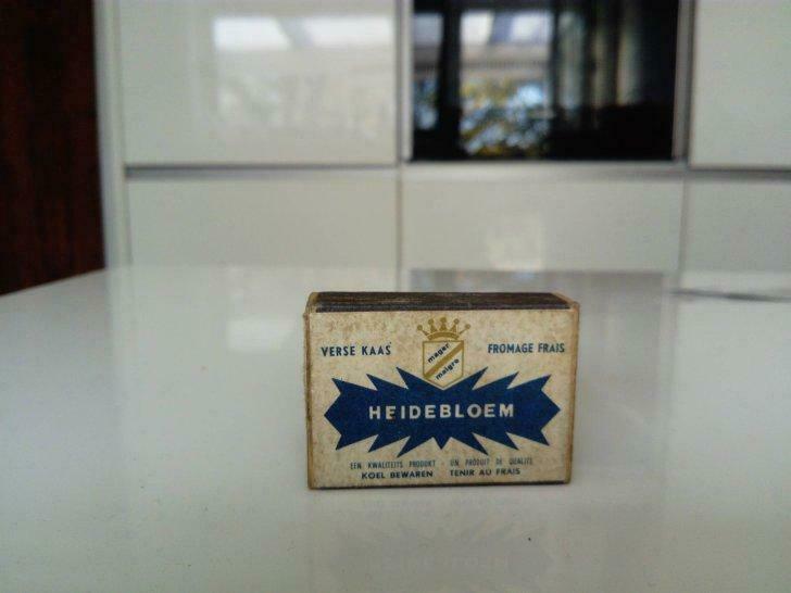 Houten luciferdoosje kaas heidebloem, Ophalen of Verzenden, Gebruikt, Luciferdoosjes of -merken
