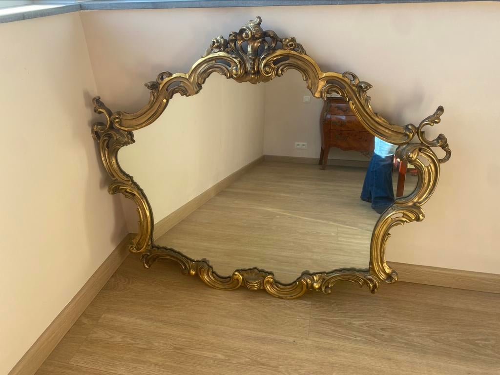 Grand miroir ancien baroque en bois sculpté doré, Ophalen