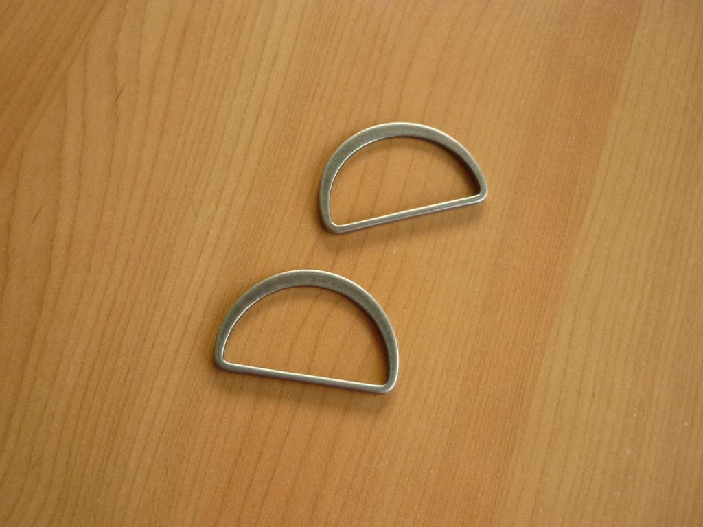 Gratis Zilverkleurige metalen riemgespen, 4,5x3 cm, Ophalen of Verzenden