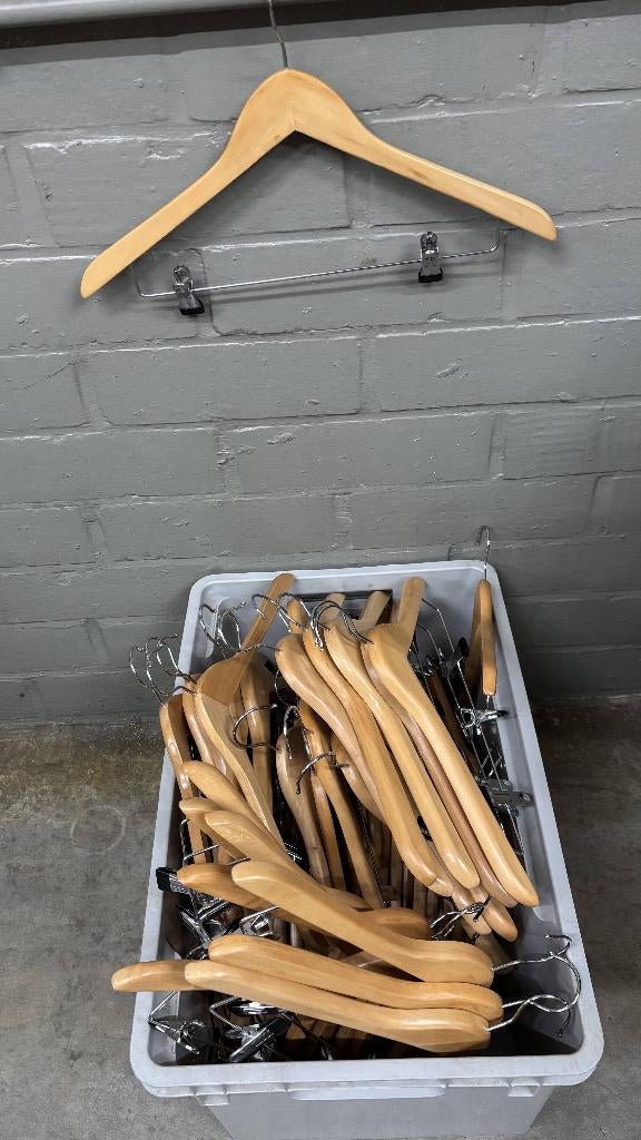 Kleding hanger massief beukenhout, Ophalen, Zo goed als nieuw, Hout, Kinderen en Volwassenen