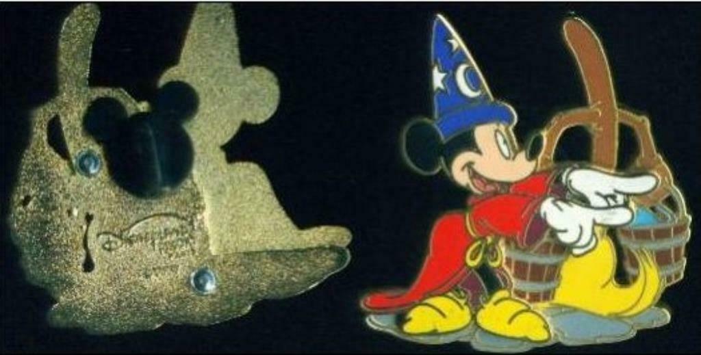 double mickey  en 3d. Fantasia en 3d....4 Cm.5, Enlèvement ou Envoi, Mickey Mouse, Neuf, Statue ou Figurine