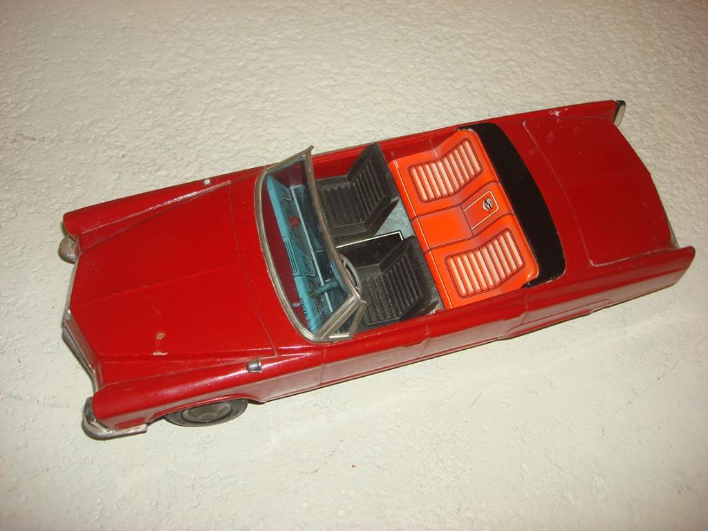 Cadillac in plaatwerk - 60-70's op batterijen +-35cm gemaakt, Ophalen of Verzenden