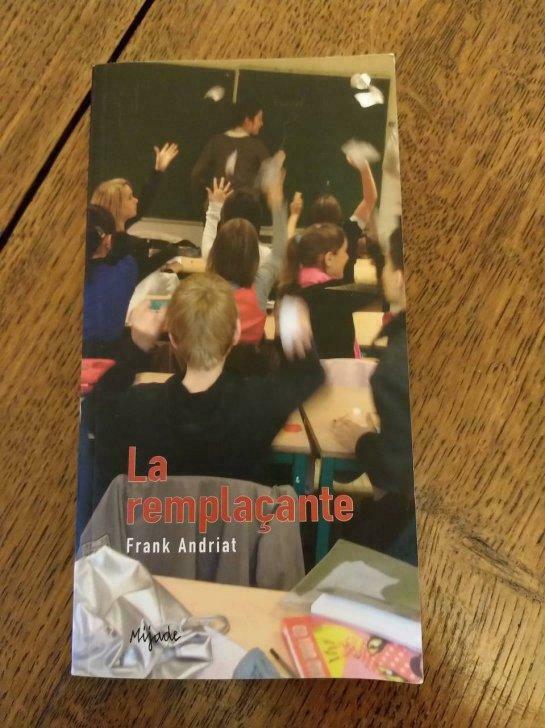 La remplaçante, Livres, Neuf