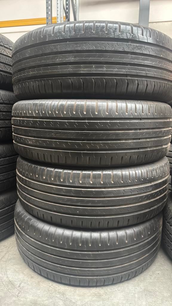 235/60R18  2356018 235/60/18 zomer merk continental, Ophalen