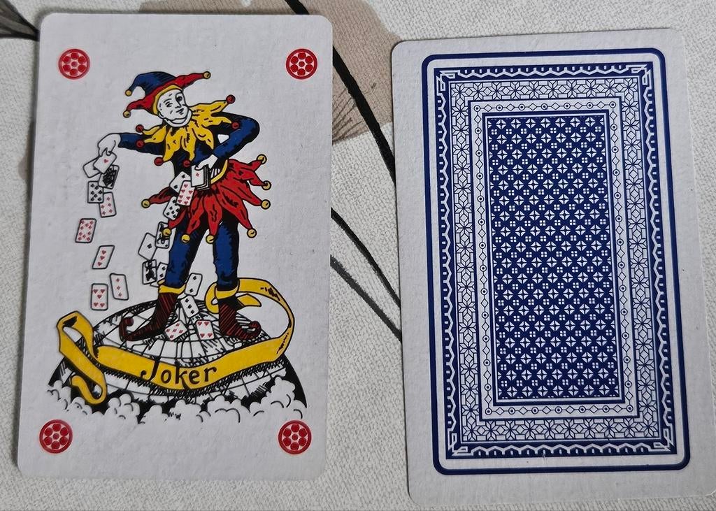 Cartamundi jokerset speelkaart
De joker is een s, Verzamelen, Ophalen of Verzenden, Zo goed als nieuw, Joker(s)