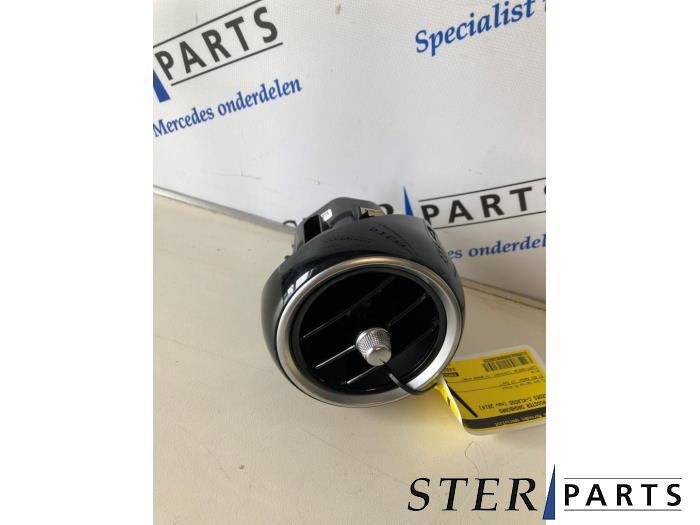 Luchtrooster Dashboard van een Mercedes C-Klasse, Gebruikt, -, Ophalen of Verzenden, -