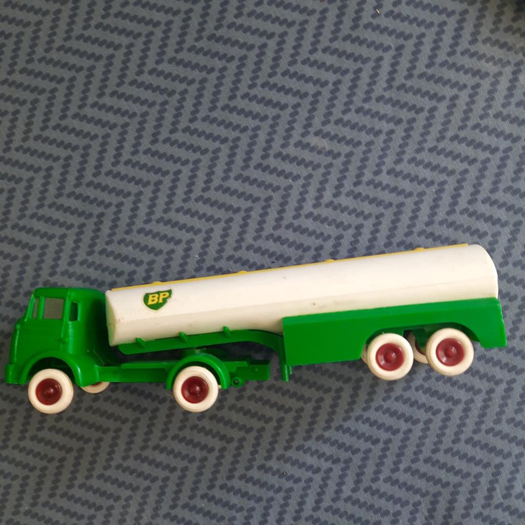 BOURBON FRANCE 1/50 *VINTAGE *CITERNE BERLIET BP *RARE*, Enlèvement, Neuf, Bus ou Camion, Autres marques