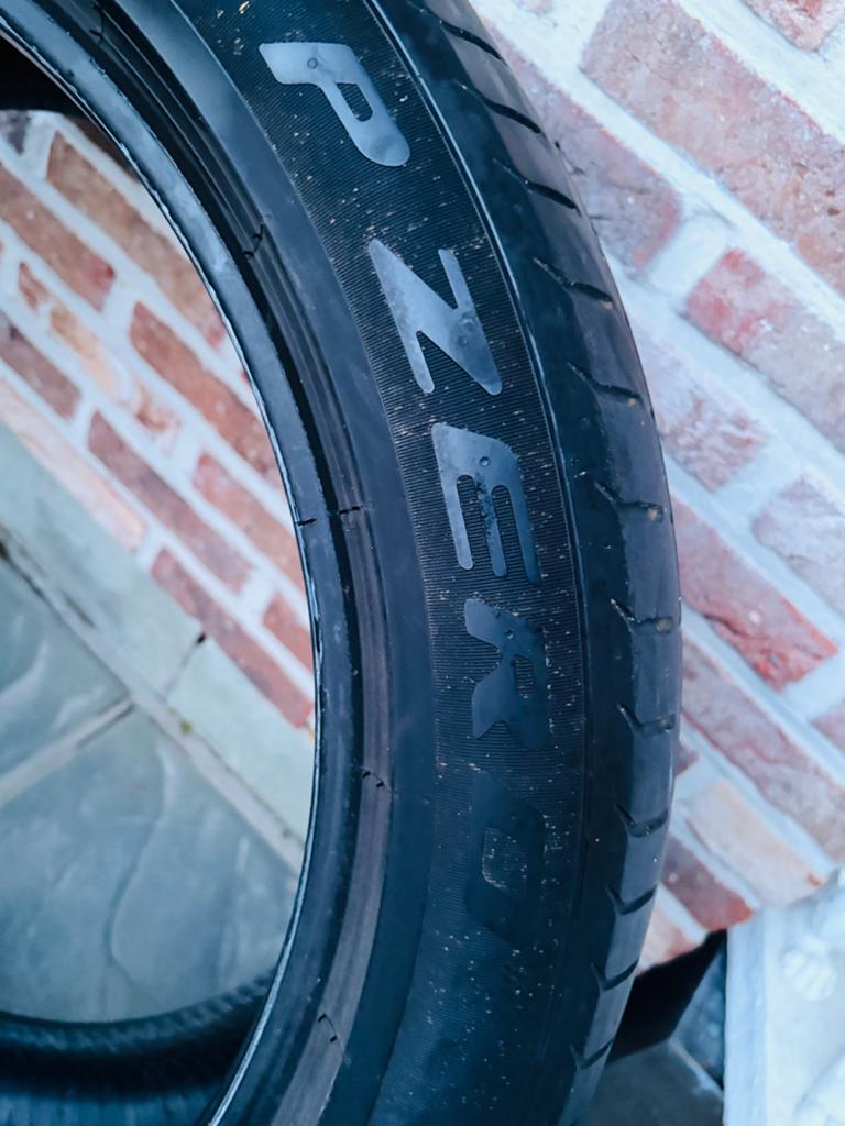 PNEU PORSCHE CAYENNE // P ZERO 285/40/ZR21, Enlèvement