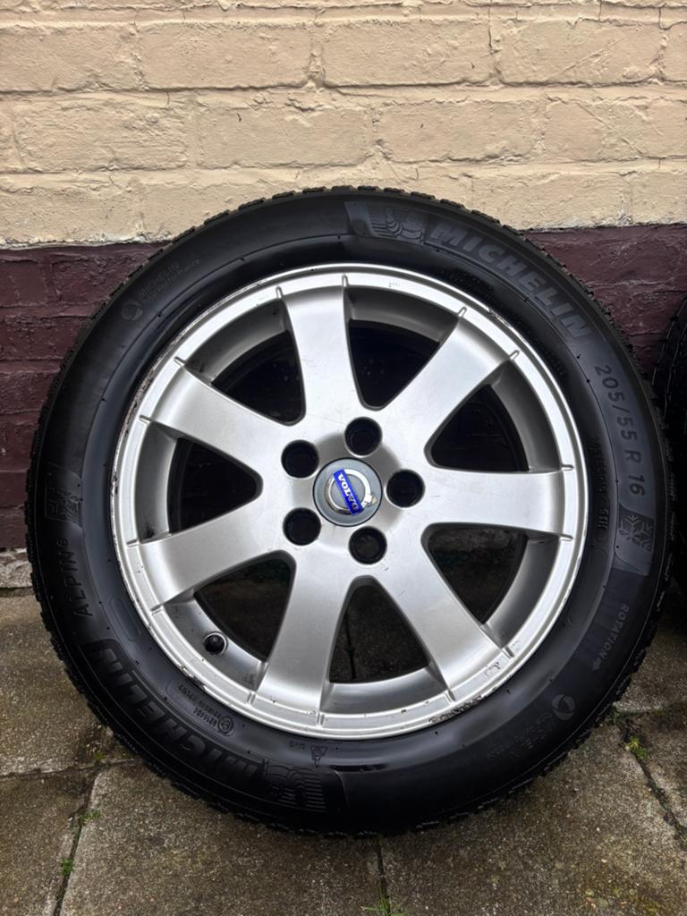 Volvo velgen met banden 205/55/16, Auto-onderdelen, Ophalen, Gebruikt, 16 inch, Banden en Velgen