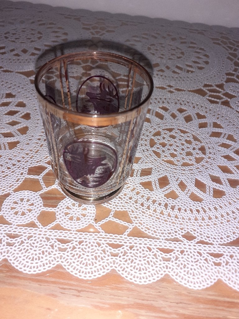Verre à liqueur ou goutte - bord doré - dessin un cerf, Antiquités & Art, Enlèvement