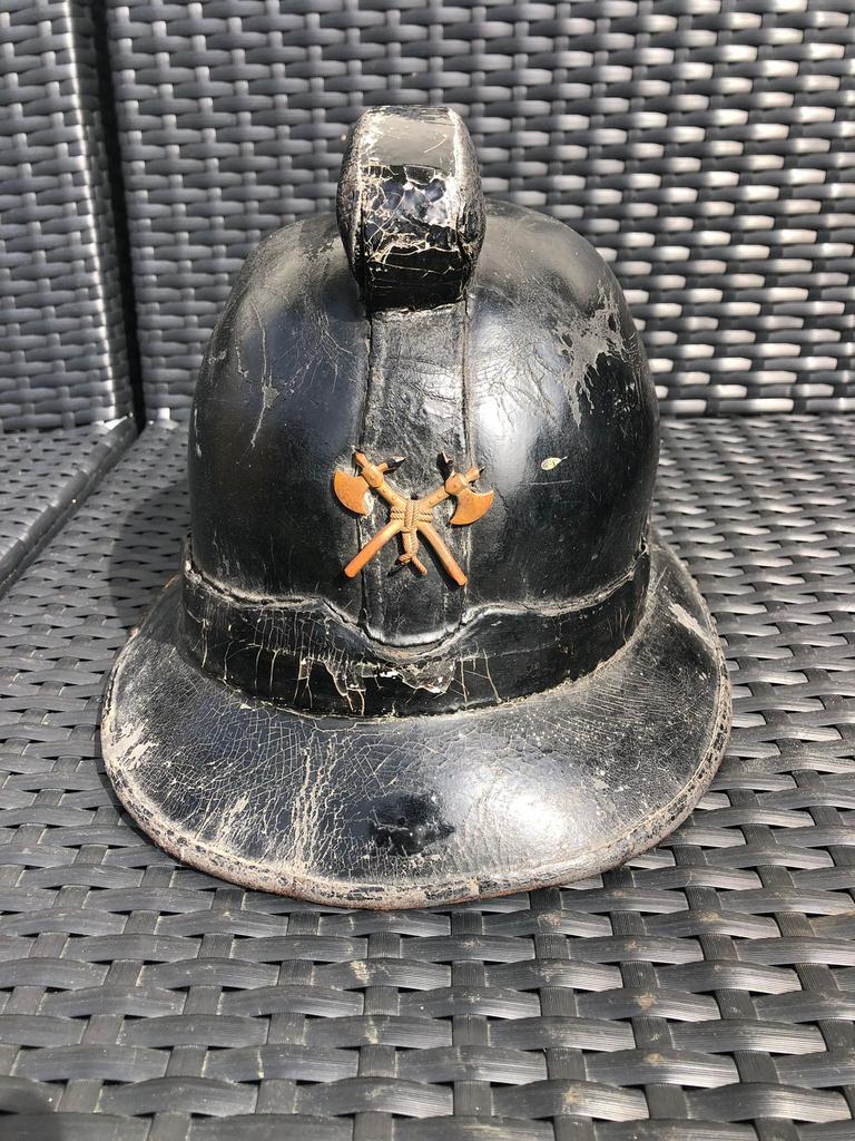 Casque de pompier en cuir vers 1900, Collections, Enlèvement ou Envoi