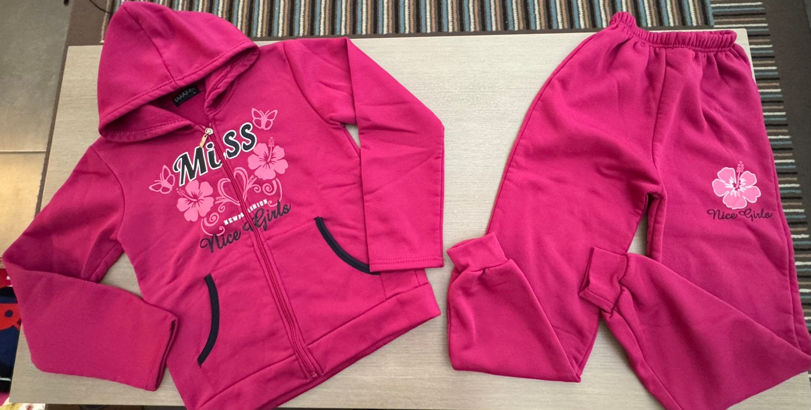 Miss Nice Girl trainingspak maat 12/152 nog nieuw, Ophalen, Nieuw, Meisje, Sport- of Zwemkleding