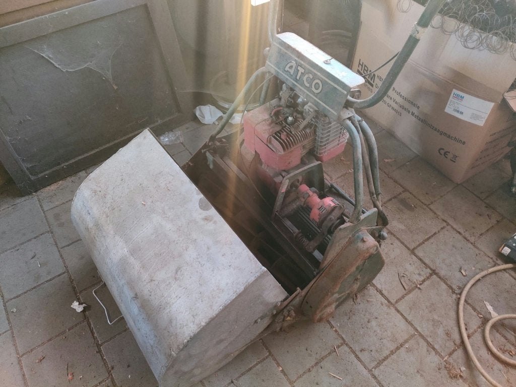 Grasmaaier grasmachine ATCO, Tuin en Terras, Ophalen, Gebruikt, Opvangbak, Benzine-grasmaaier