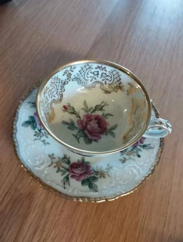 Hauteur tasse 5 cm Diamètre sous tasse 12 cm, Collections, Enlèvement, Porcelaine