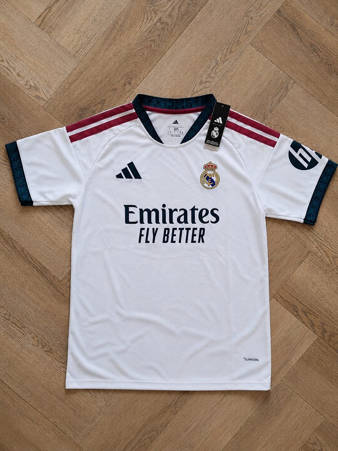 Maillot de football du Real Madrid nouvelle saison 2026/2027, Sports & Fitness, Football, Taille L, Enlèvement ou Envoi, Neuf