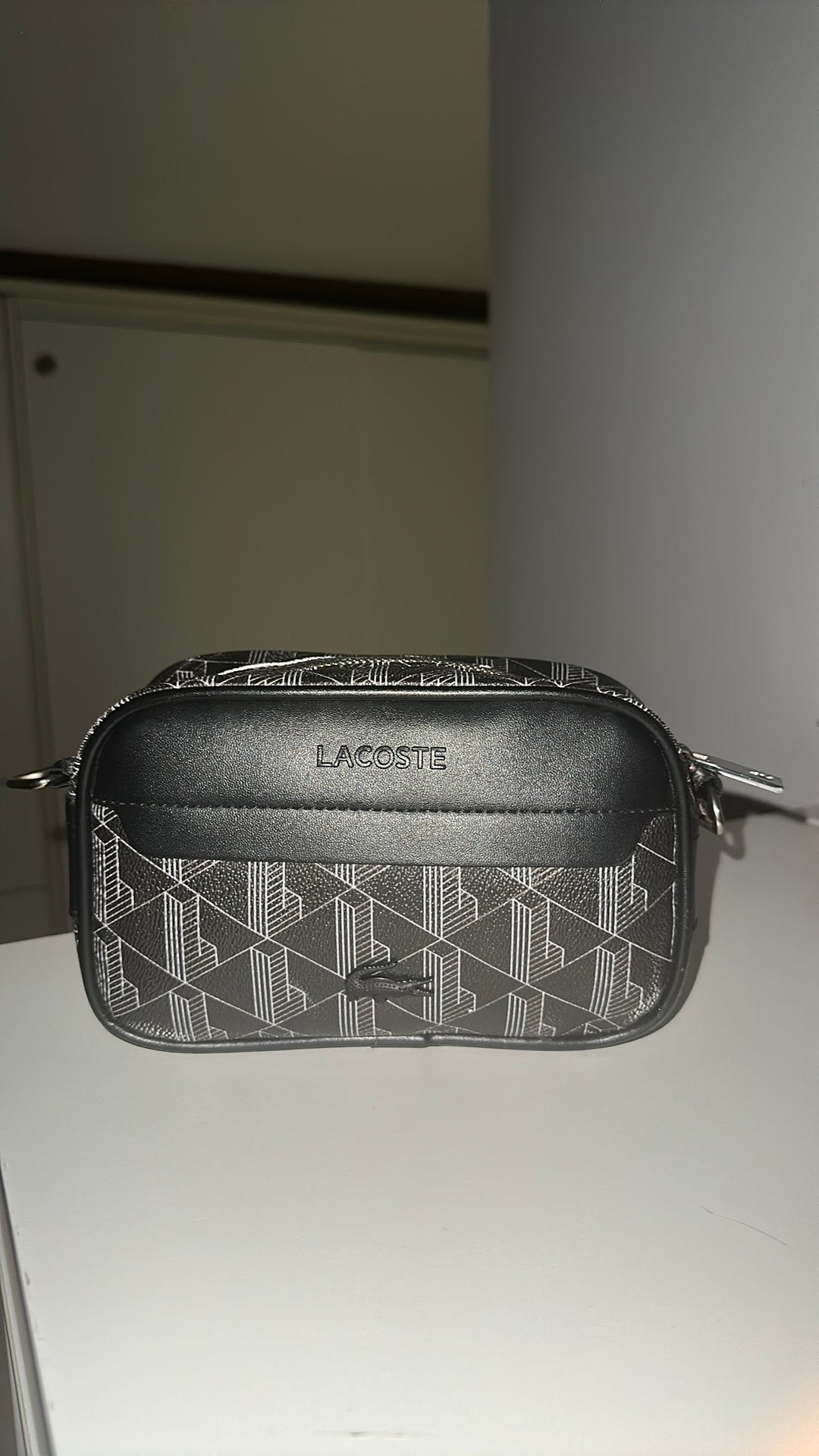 Saccoche lacoste, Handtassen en Accessoires, Ophalen of Verzenden, Zo goed als nieuw