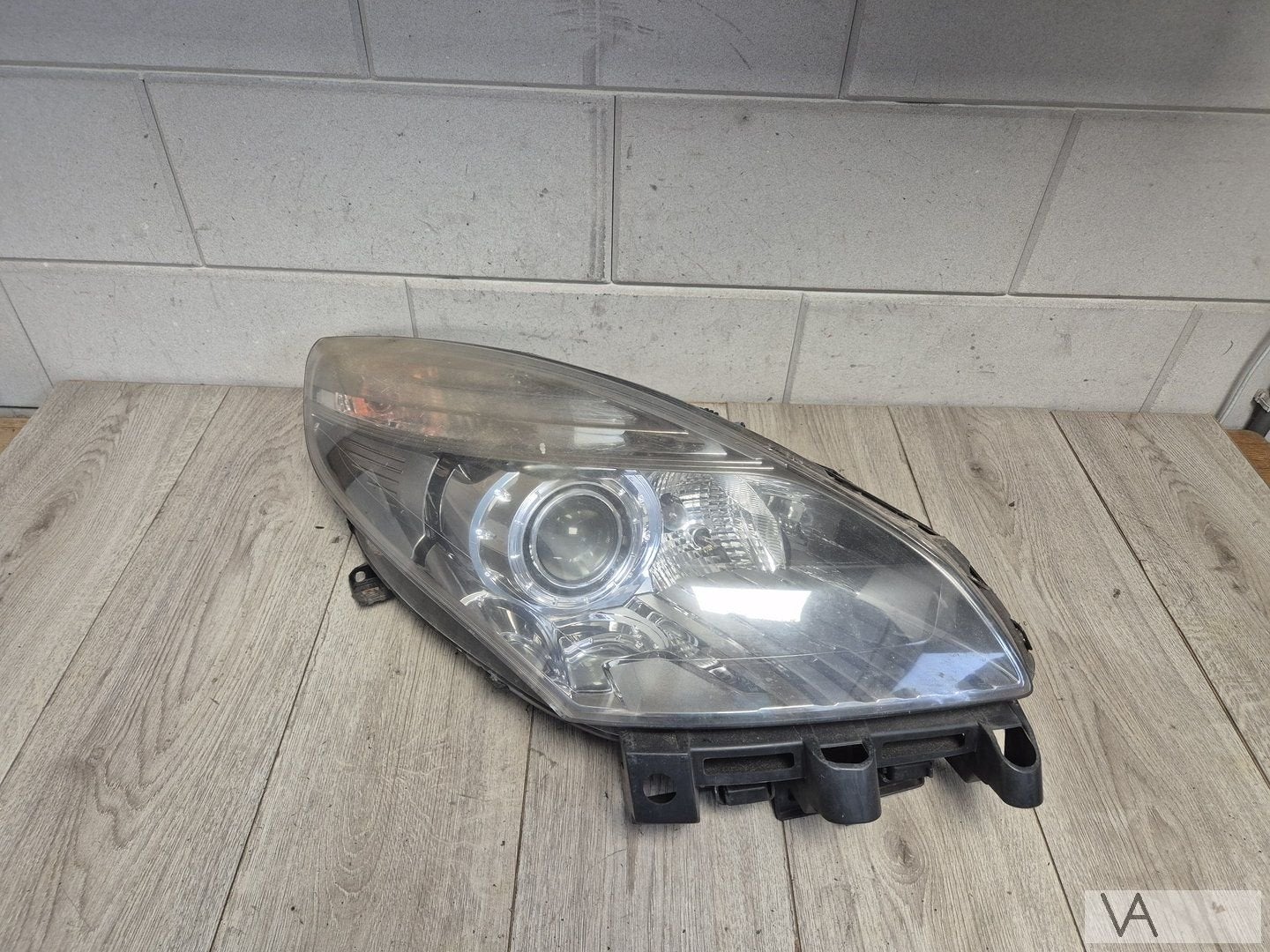 Koplamp XENON rechts van Renault Scenic 2009 tot 2013 €200, Auto-onderdelen, Gebruikt, -, Renault, -