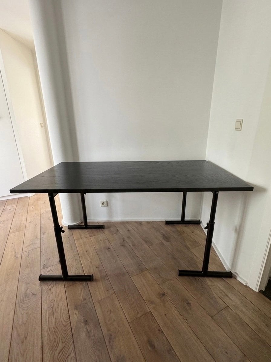 Bureau 150x80 cm, pieds réglables en hauteur, 150 cm, Utilisé, Moderne, 80 cm