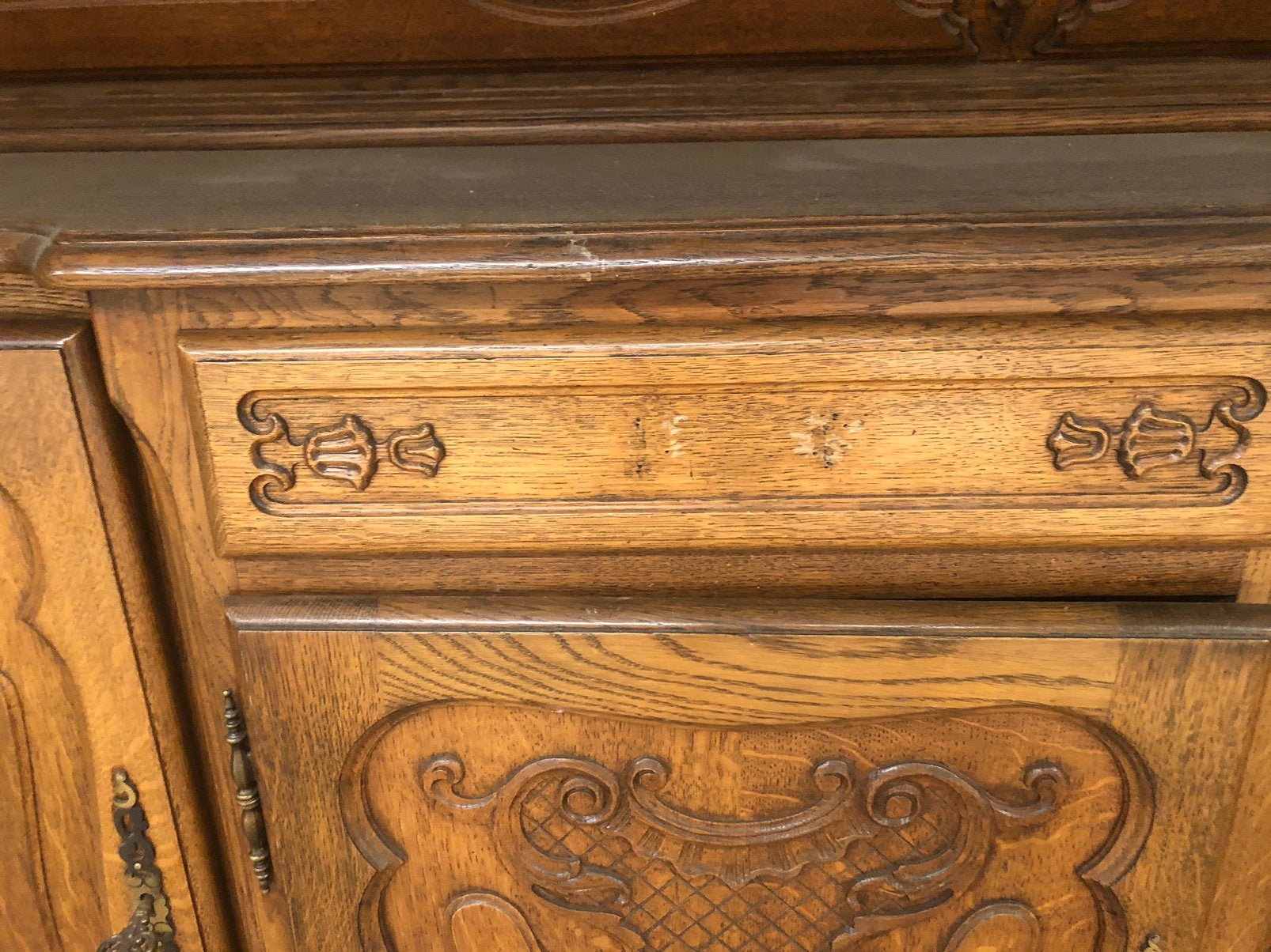 Oude dressoir kast, Enlèvement
