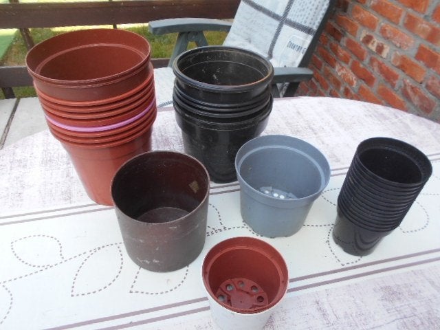 Verschillende kweek-potjes / 75 stuks voor 5 €, Ophalen of Verzenden, Zo goed als nieuw, Kunststof
