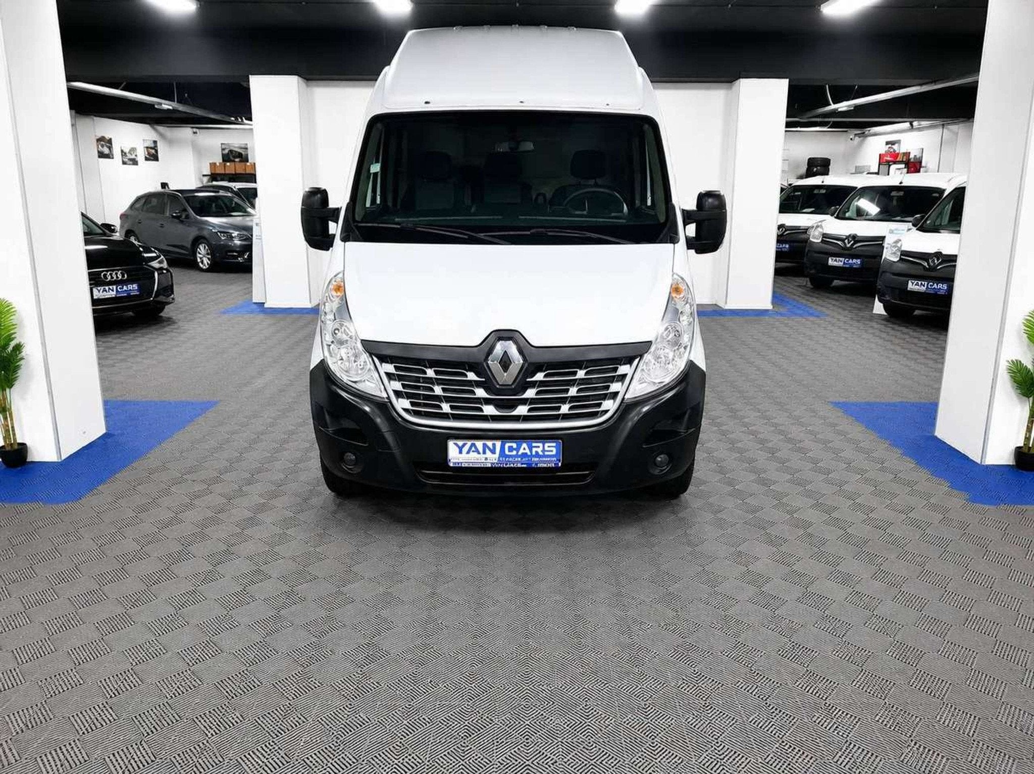 Renault Master L2H3 2.3 dCi 131 ch — FAIBLE KM (80 900 km), Voorwielaandrijving, Gebruikt, 4 cilinders, Wit