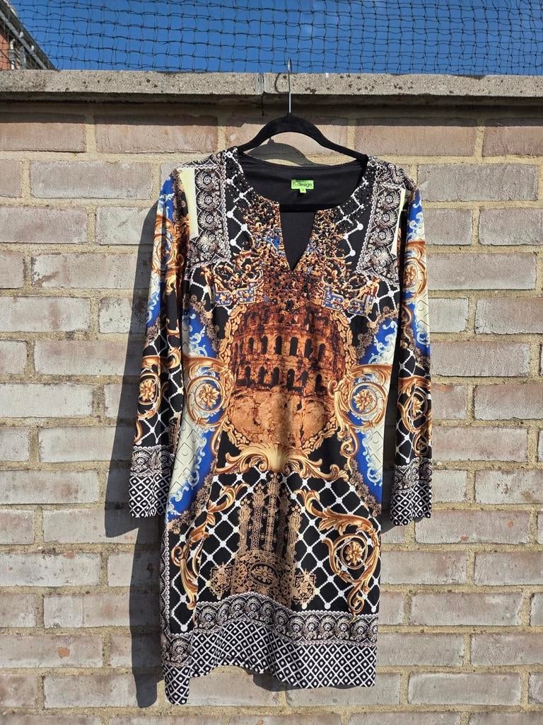 Knappe zwarte jurk Kdesign medium versace motief, Kleding | Dames, Jurken, Maat 38/40 (M), K-design, Zwart, Ophalen of Verzenden